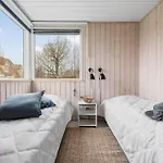 בית נופש Gorgeous Home In Tisvildeleje With Sauna