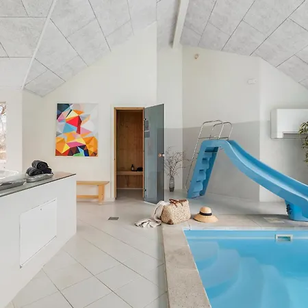 Lovely In With Kitchen Holiday home *