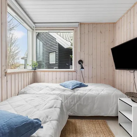 Lovely In With Kitchen Holiday home